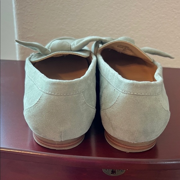 Bandolino Anella 2 Sage Green Faux Suede Bow Loafers Women’s 10 M - Picture 7 of 14